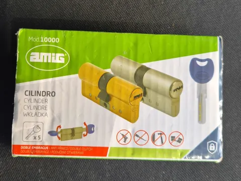 Cilindro de seguridad de doble embrague en su caja, listo para el cambio de bombín